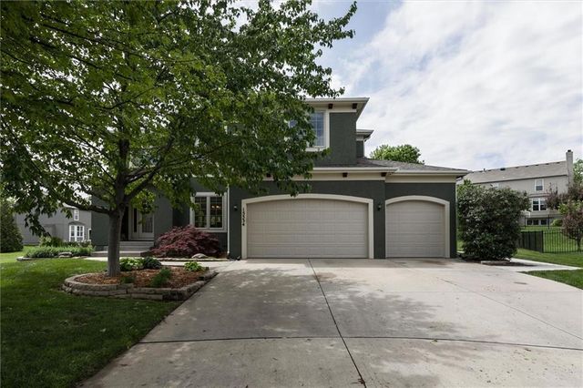 15534 Shawnee Drive, Overland Park, KS 66223
