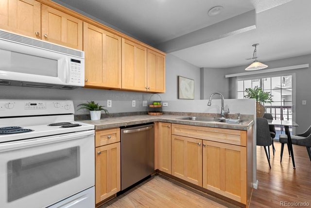 8019 S Kittredge Court, Englewood, CO 80112