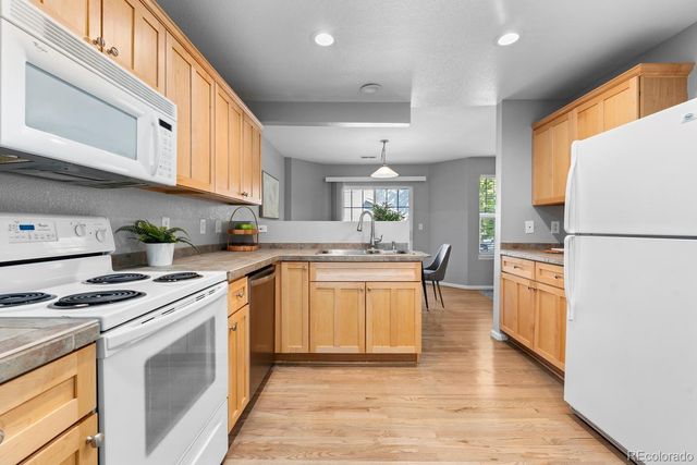 8019 S Kittredge Court, Englewood, CO 80112