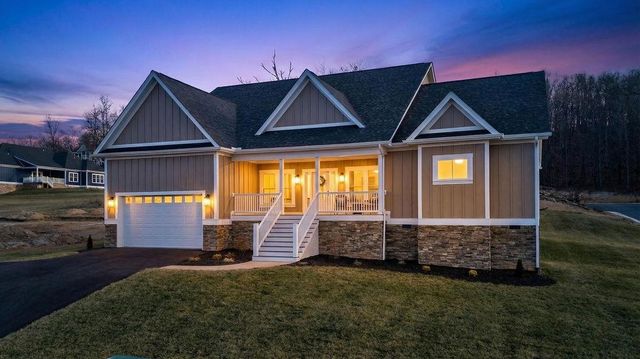 5 ROLLING OAKS DR, Fishersville, VA 22939