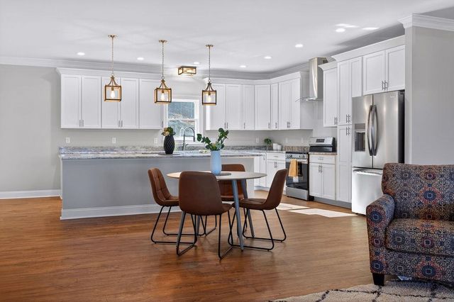 5 ROLLING OAKS DR, Fishersville, VA 22939