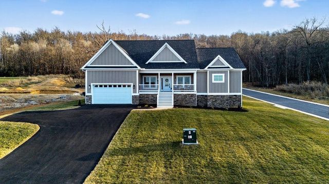 5 ROLLING OAKS DR, Fishersville, VA 22939