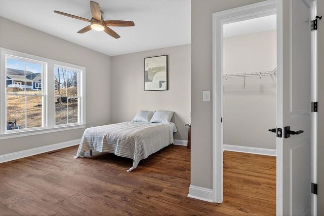 5 ROLLING OAKS DR, Fishersville, VA 22939