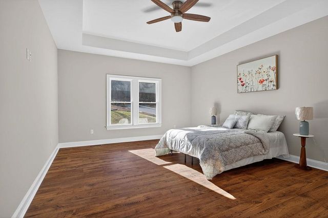 5 ROLLING OAKS DR, Fishersville, VA 22939