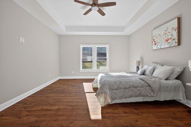 5 ROLLING OAKS DR, Fishersville, VA 22939