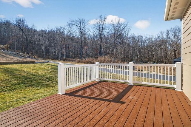 5 ROLLING OAKS DR, Fishersville, VA 22939