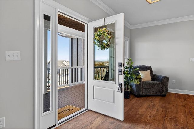 5 ROLLING OAKS DR, Fishersville, VA 22939