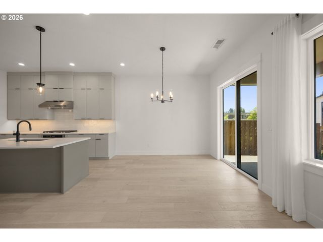 15826 Nw RIDGELINE St, Portland, OR 97229