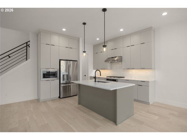 15826 Nw RIDGELINE St, Portland, OR 97229