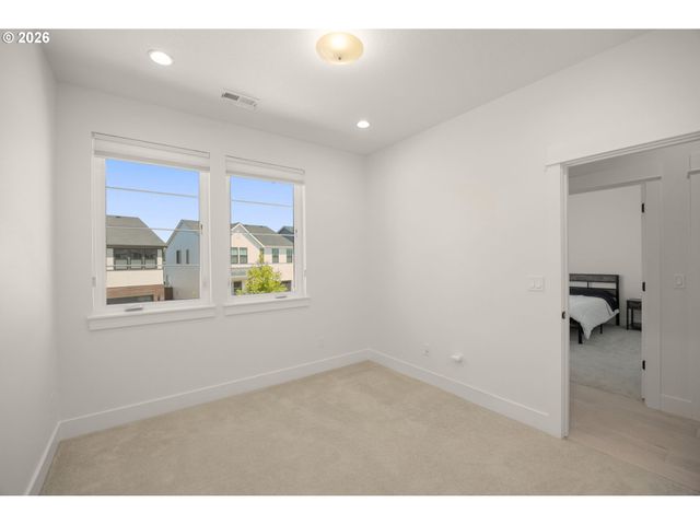 15826 Nw RIDGELINE St, Portland, OR 97229