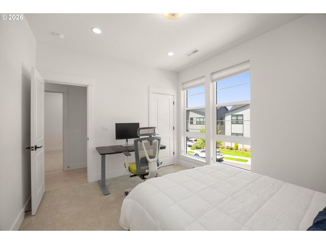15826 Nw RIDGELINE St, Portland, OR 97229