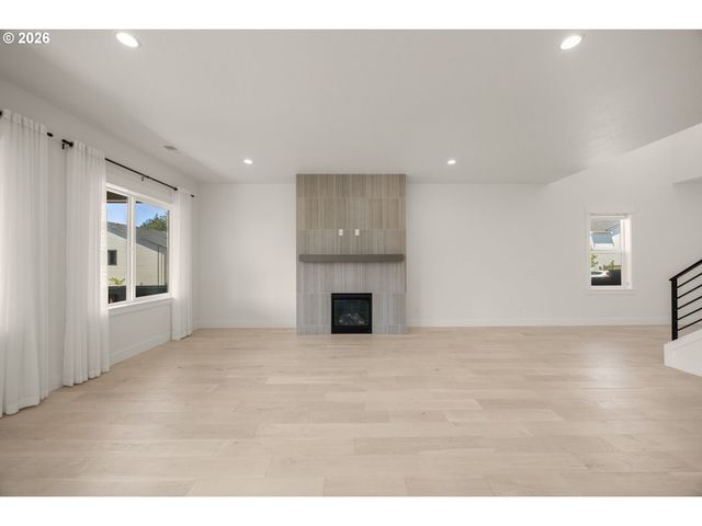 15826 Nw RIDGELINE St, Portland, OR 97229