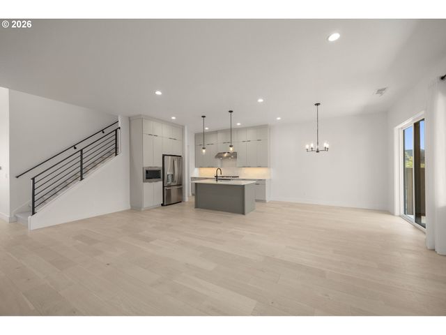 15826 Nw RIDGELINE St, Portland, OR 97229