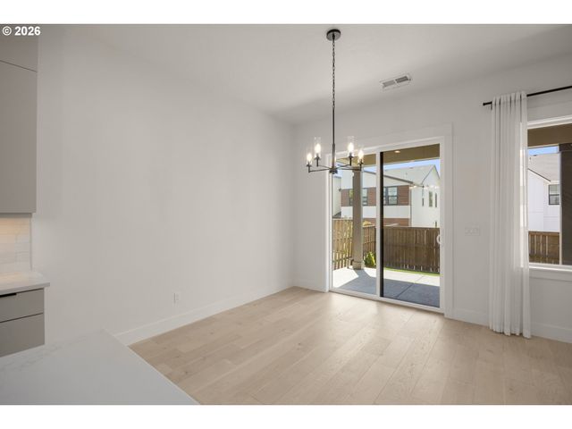 15826 Nw RIDGELINE St, Portland, OR 97229