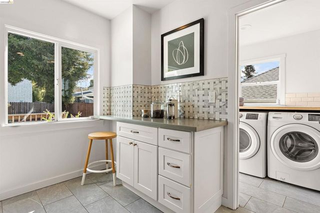 5030 Congress Ave, Oakland, CA 94601