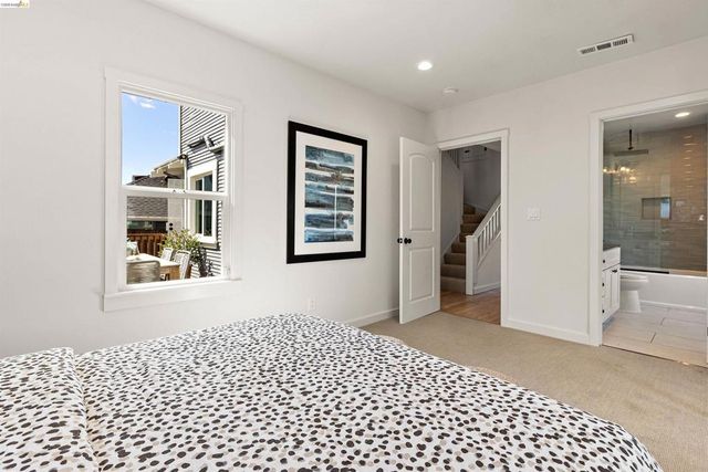 5030 Congress Ave, Oakland, CA 94601