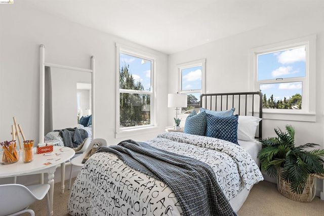 5030 Congress Ave, Oakland, CA 94601