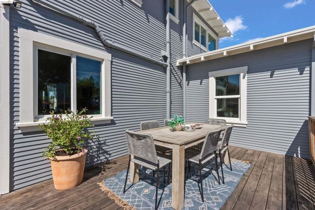 5030 Congress Ave, Oakland, CA 94601