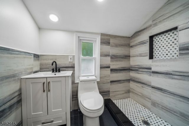 6 Norfolk Ave, Maplewood Twp., NJ 07040