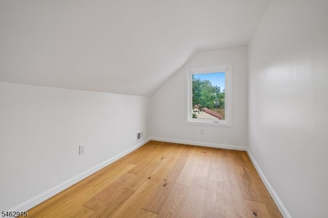 6 Norfolk Ave, Maplewood Twp., NJ 07040