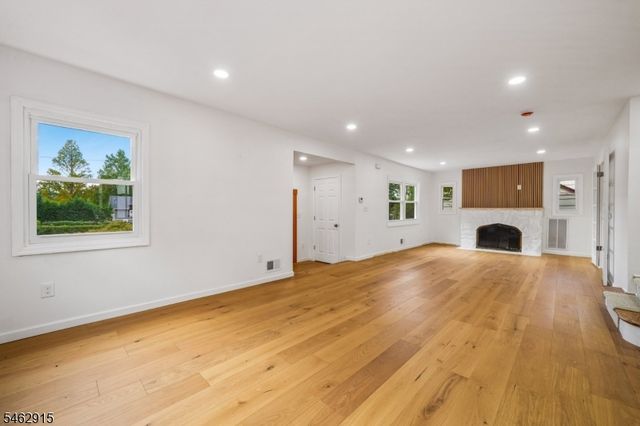 6 Norfolk Ave, Maplewood Twp., NJ 07040