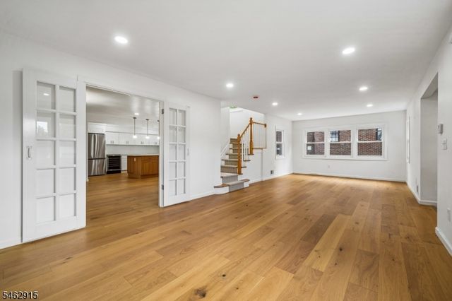 6 Norfolk Ave, Maplewood Twp., NJ 07040