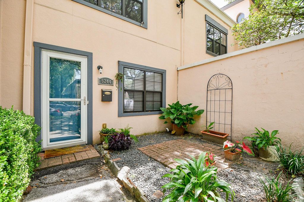 5244 Arboles Drive 6, Houston, TX 77035