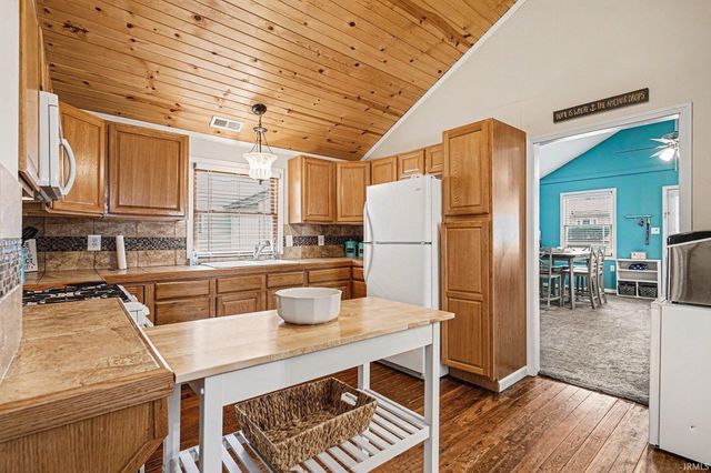 258 EMS T25 Lane, Leesburg, IN 46538