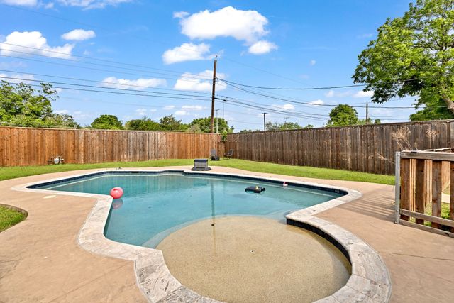 1401 Greentree Lane, Garland, TX 75042