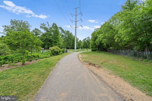 5008 9TH ST S, Arlington, VA 22204