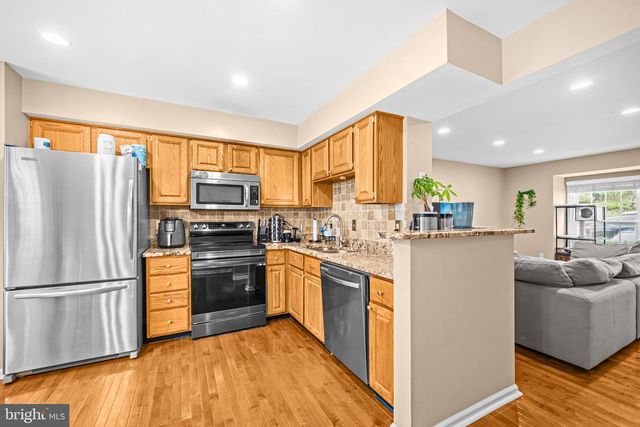 5008 9TH ST S, Arlington, VA 22204