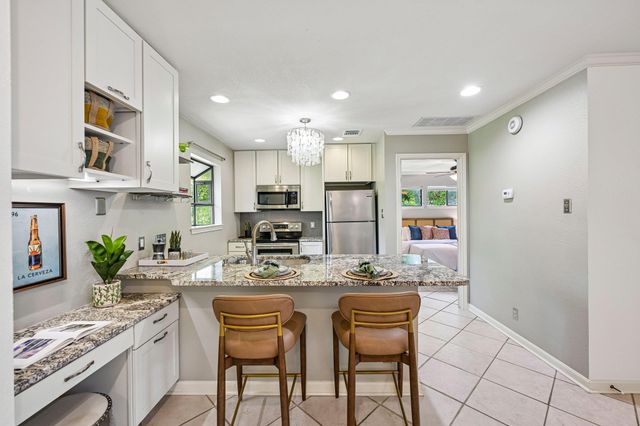 2412 Enfield RD 8, Austin, TX 78703