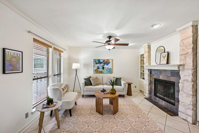 2412 Enfield RD 8, Austin, TX 78703