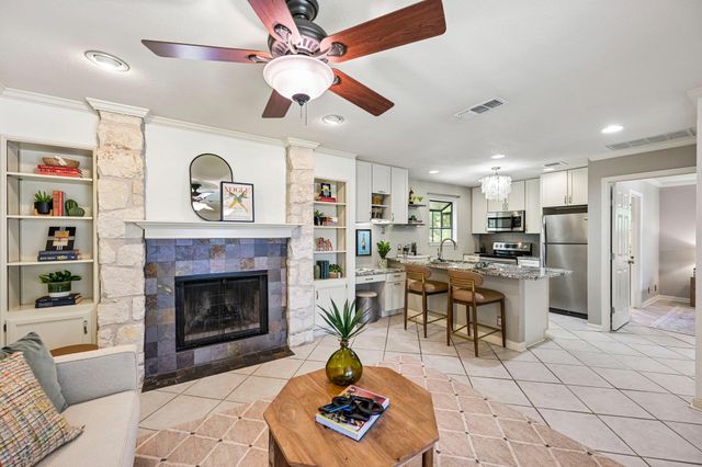 2412 Enfield RD 8, Austin, TX 78703