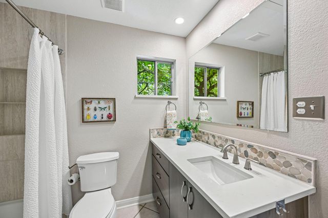 2412 Enfield RD 8, Austin, TX 78703