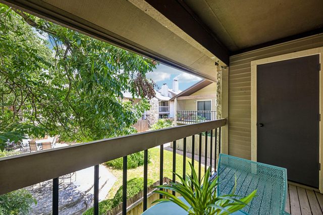 2412 Enfield RD 8, Austin, TX 78703