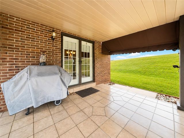 113 Skyview Dr, Penn Twp, PA 15644