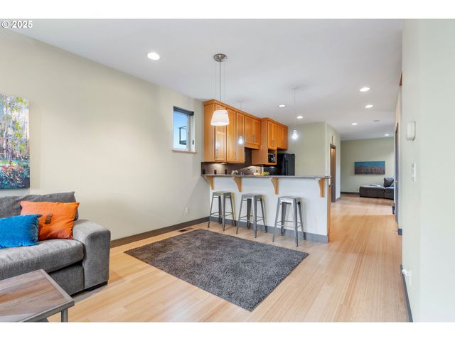 22 MOSIER CREEK Pl 22, Mosier, OR 97040