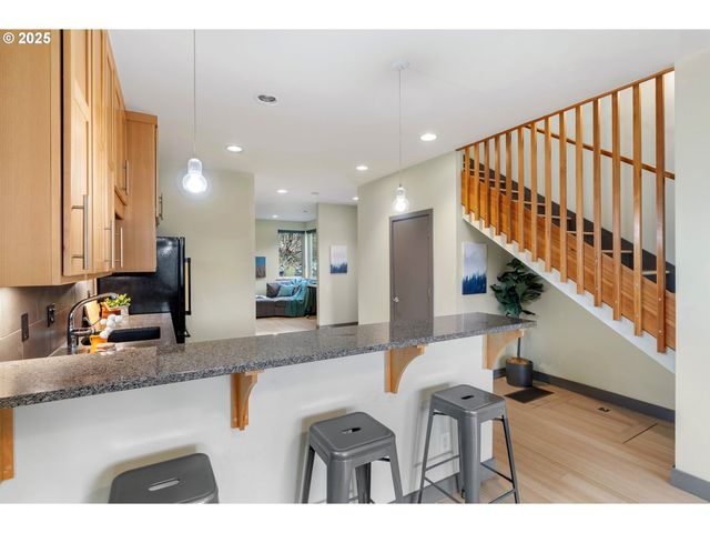 22 MOSIER CREEK Pl 22, Mosier, OR 97040