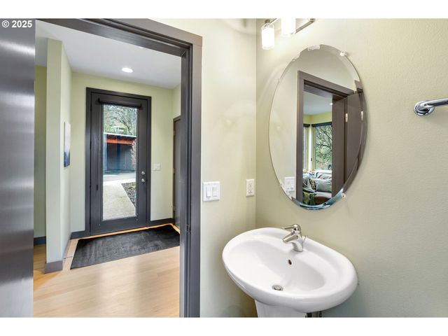 22 MOSIER CREEK Pl 22, Mosier, OR 97040