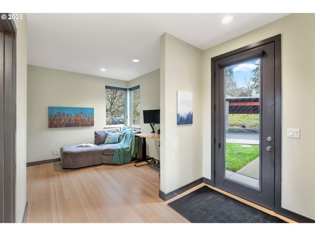 22 MOSIER CREEK Pl 22, Mosier, OR 97040