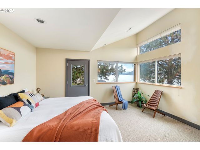 22 MOSIER CREEK Pl 22, Mosier, OR 97040