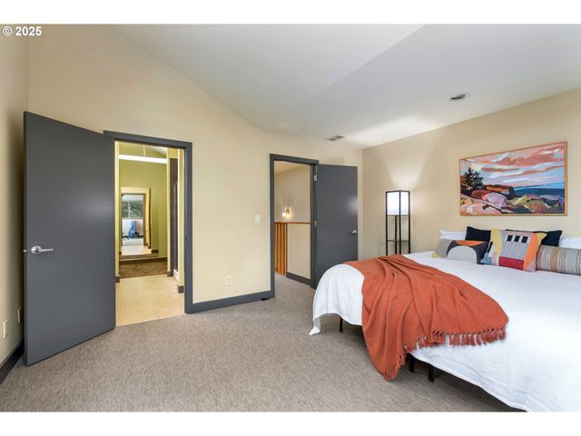 22 MOSIER CREEK Pl 22, Mosier, OR 97040