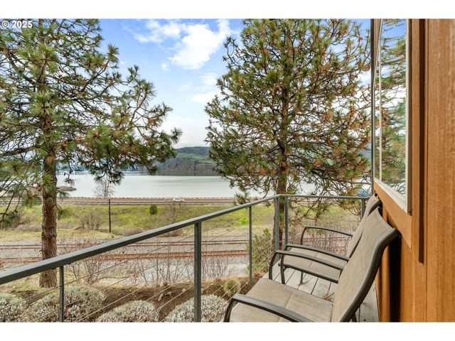 22 MOSIER CREEK Pl 22, Mosier, OR 97040