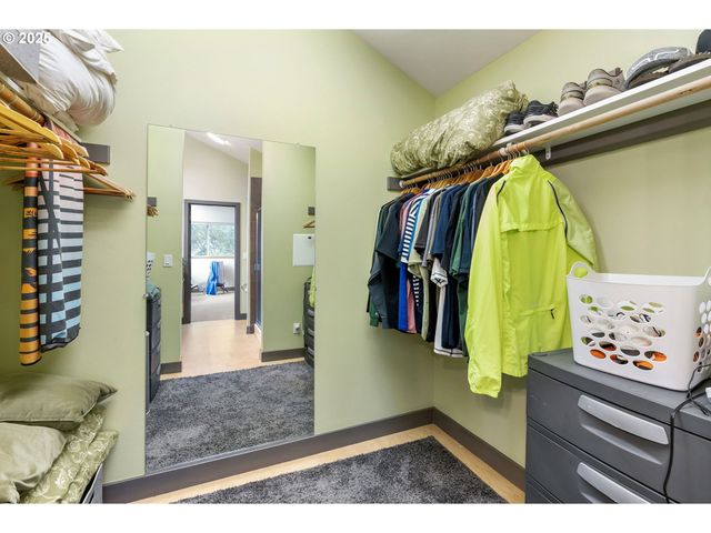 22 MOSIER CREEK Pl 22, Mosier, OR 97040