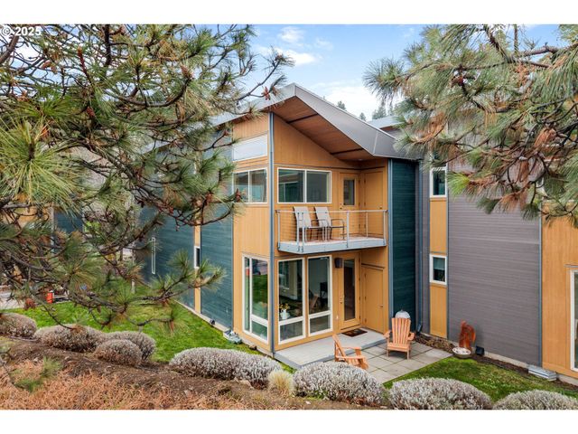 22 MOSIER CREEK Pl 22, Mosier, OR 97040