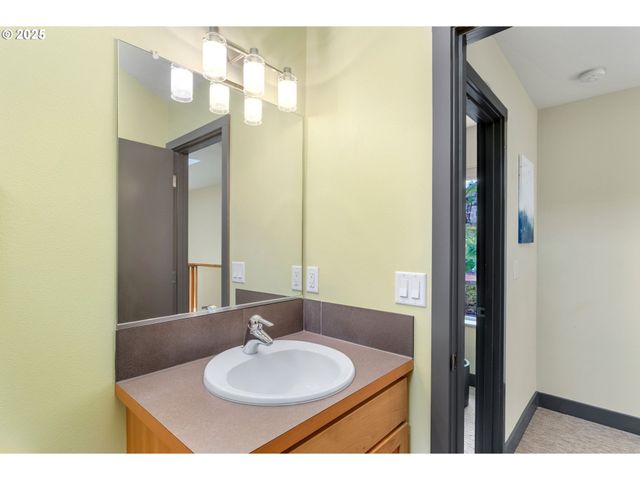 22 MOSIER CREEK Pl 22, Mosier, OR 97040