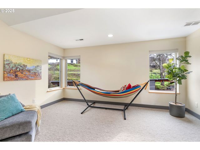 22 MOSIER CREEK Pl 22, Mosier, OR 97040