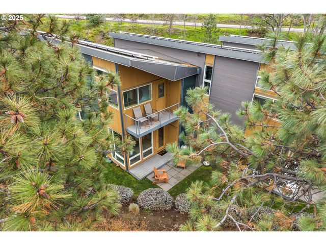 22 MOSIER CREEK Pl 22, Mosier, OR 97040
