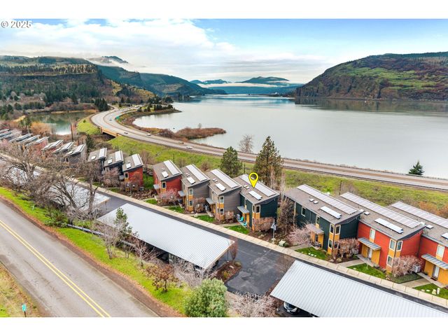 22 MOSIER CREEK Pl 22, Mosier, OR 97040